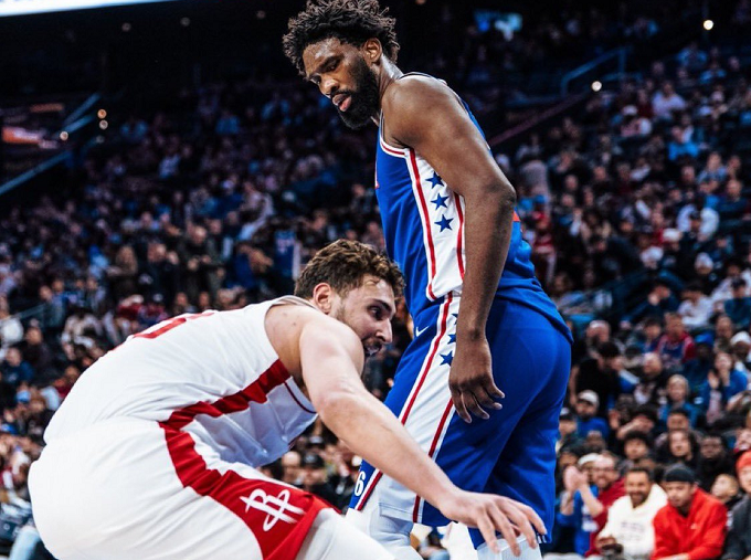 开云入口-库里轰38+8记三分仍无缘今日最佳!对不起,你碰到暴走的大帝了