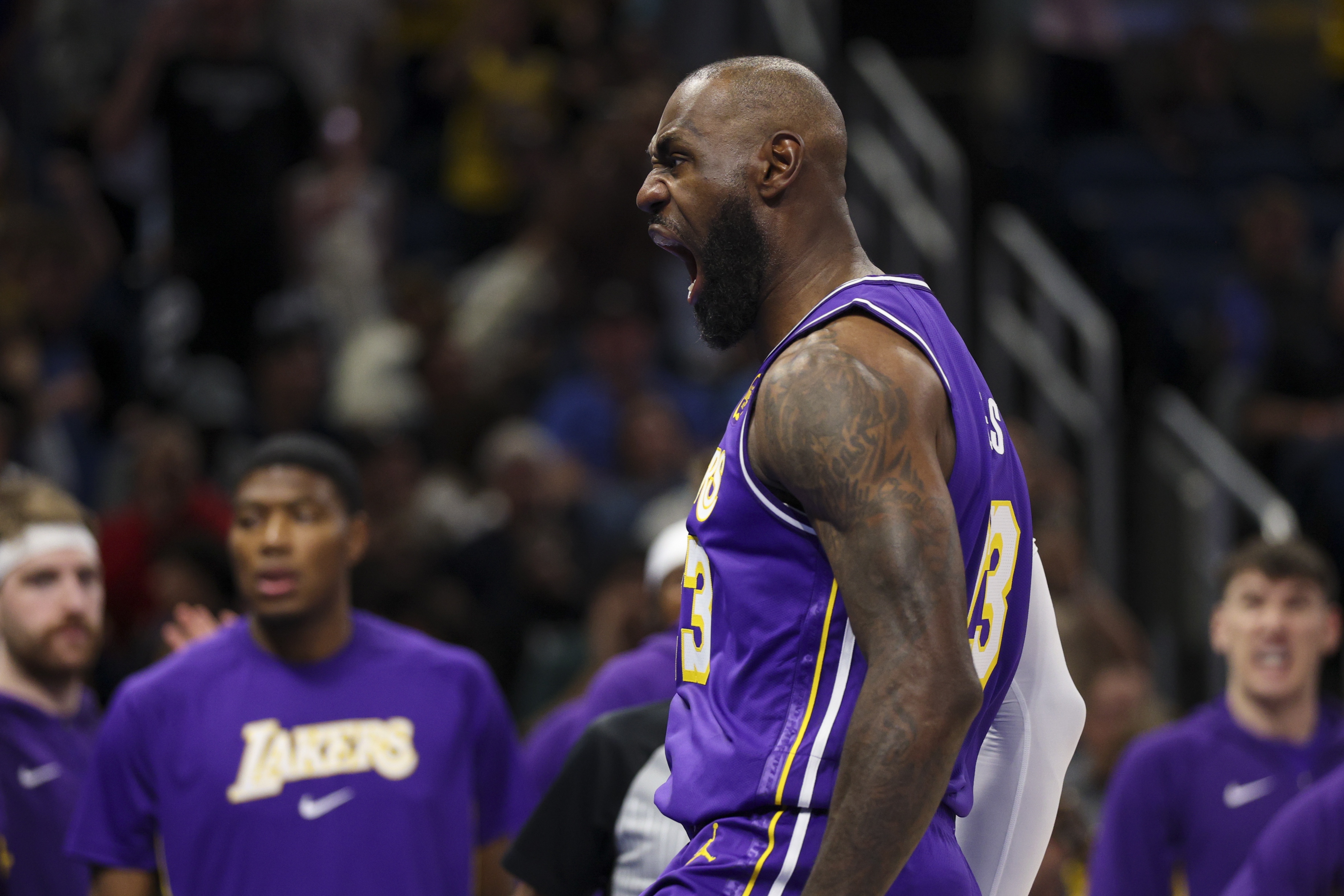 开云体育-NBA官方晒纪录：詹姆斯季后赛关键时刻进151球独一档 科比第二104